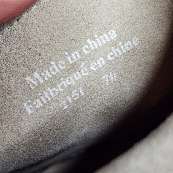 Softmoc grey moccasin fringe booties. - Picture 13 of 17